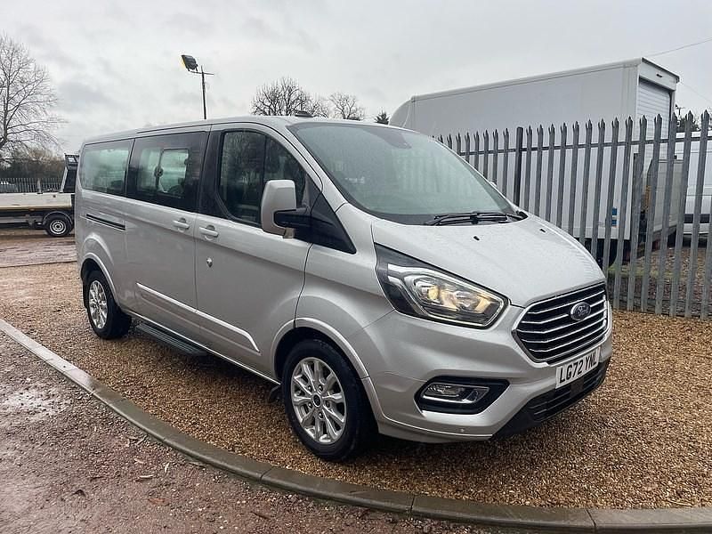 Used Ford Tourneo Custom Titanium 130 HP (95 kW) 2022 Silver Van