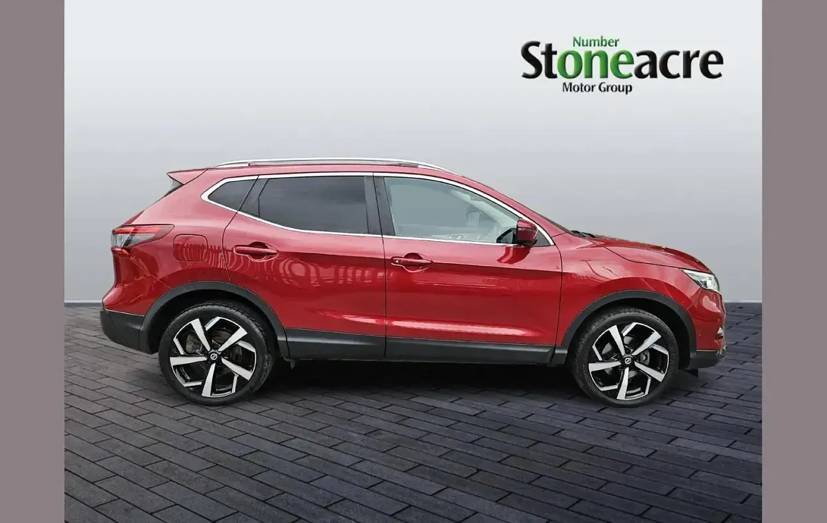 Used Nissan Qashqai Tekna 115 HP (84 kW) 2018 Red SUV