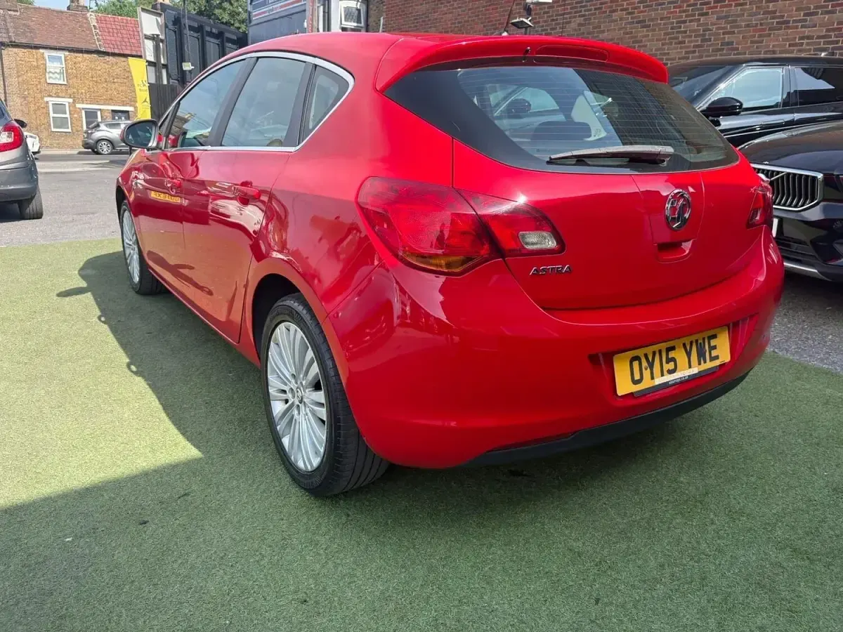 Used Vauxhall Astra Excite 2015 Red Hatchback