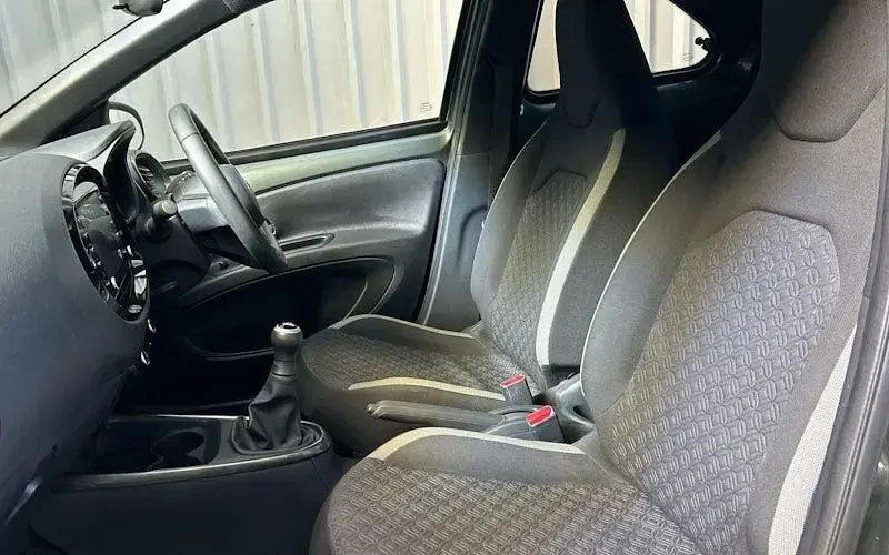 Used Toyota Aygo X 72 HP (52 kW) 2023 Green SUV