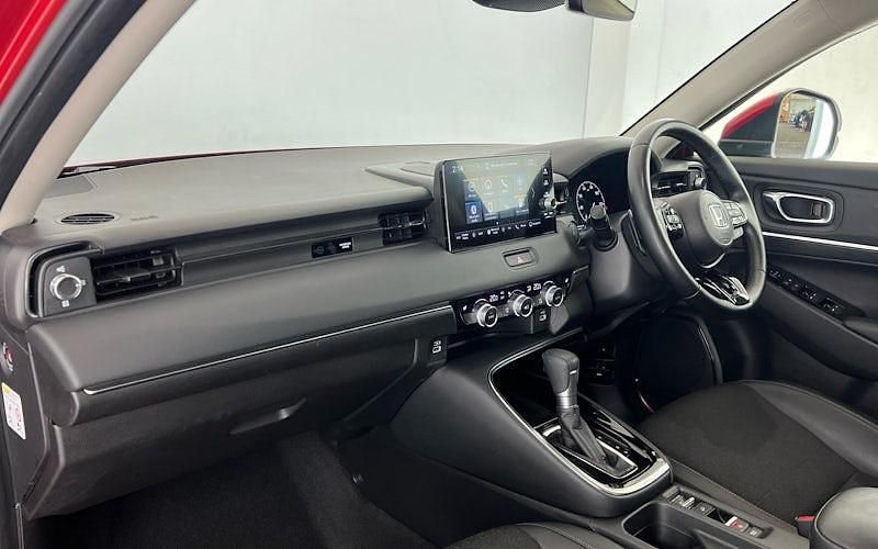 Used Honda HR-V Advance 131 HP (96 kW) 2023 Crystal red SUV