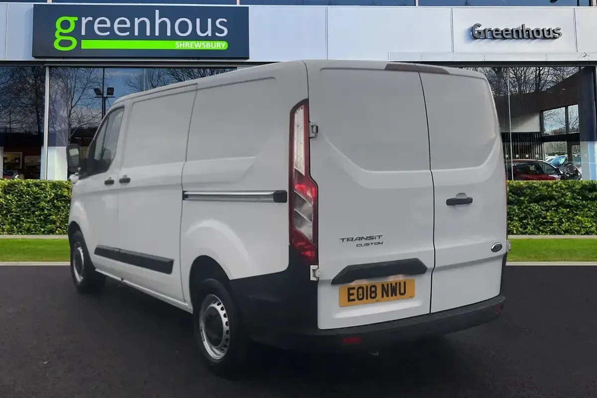 Used Ford Transit Custom 105 HP (77 kW) 2018 White Van