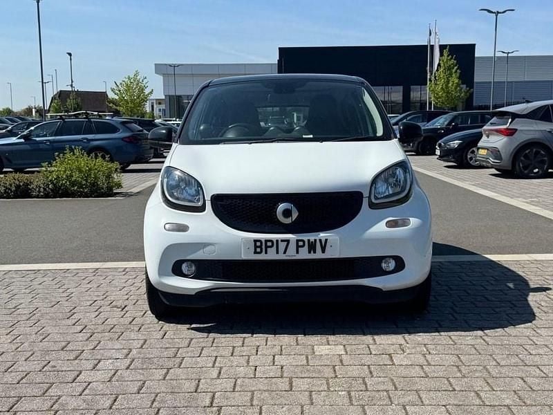 Used Smart ForFour Premium 71 HP (52 kW) 2017 White Hatchback