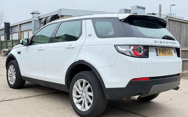 Used Land Rover Discovery Sport SE 180 HP (132 kW) 2019 White SUV