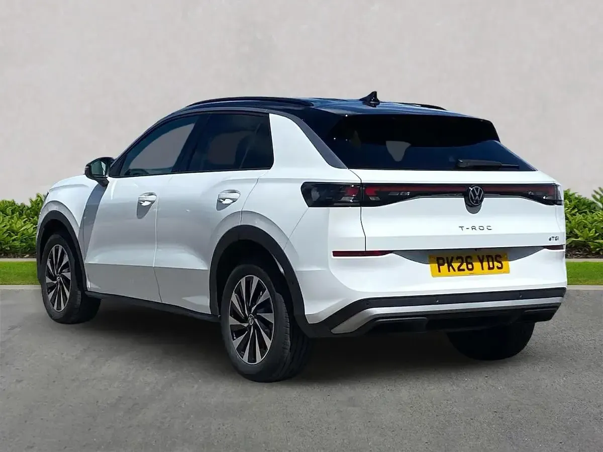 Used VW T-Roc Life 150 HP (110 kW) 2026 Multicolour SUV