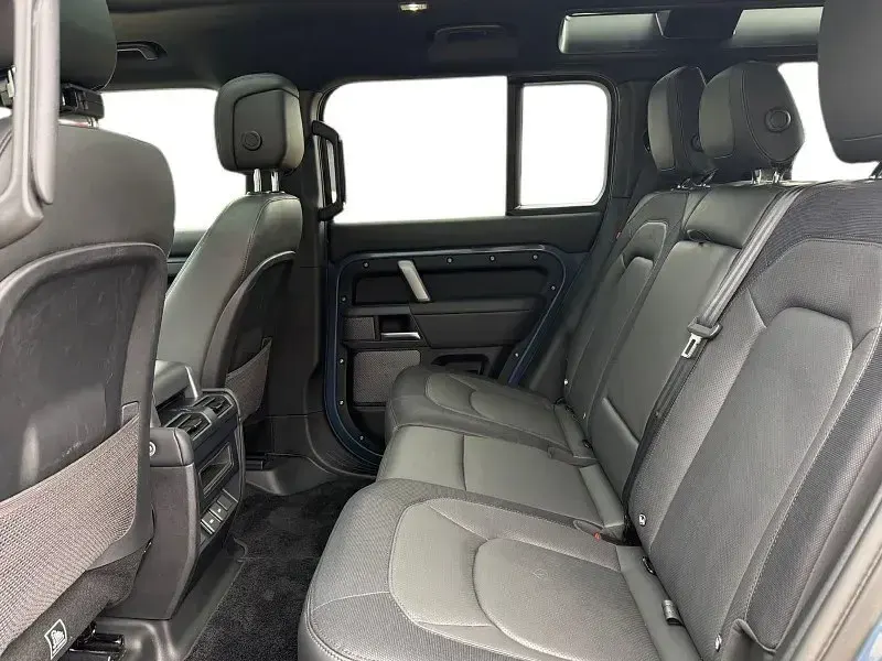 Begagnad Land Rover Defender HSE Dynamic 2023 Blå SUV