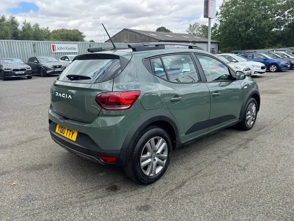 Used Dacia Sandero Expression 90 HP (66 kW) 2023 Green Hatchback
