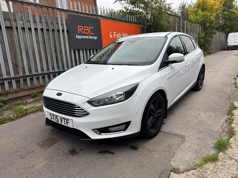 Używany Ford Focus Titanium 125 KM (91 kW) 2015 Biały Hatchback