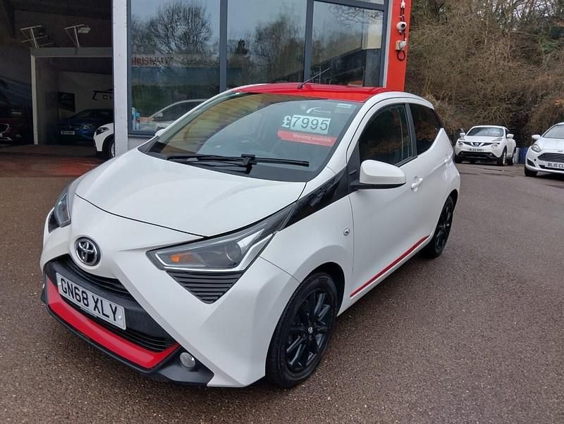 Used Toyota Aygo x-press 2018 White Hatchback