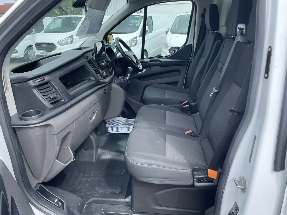 Used Ford Transit Custom Trend 105 HP (77 kW) 2023 White Van