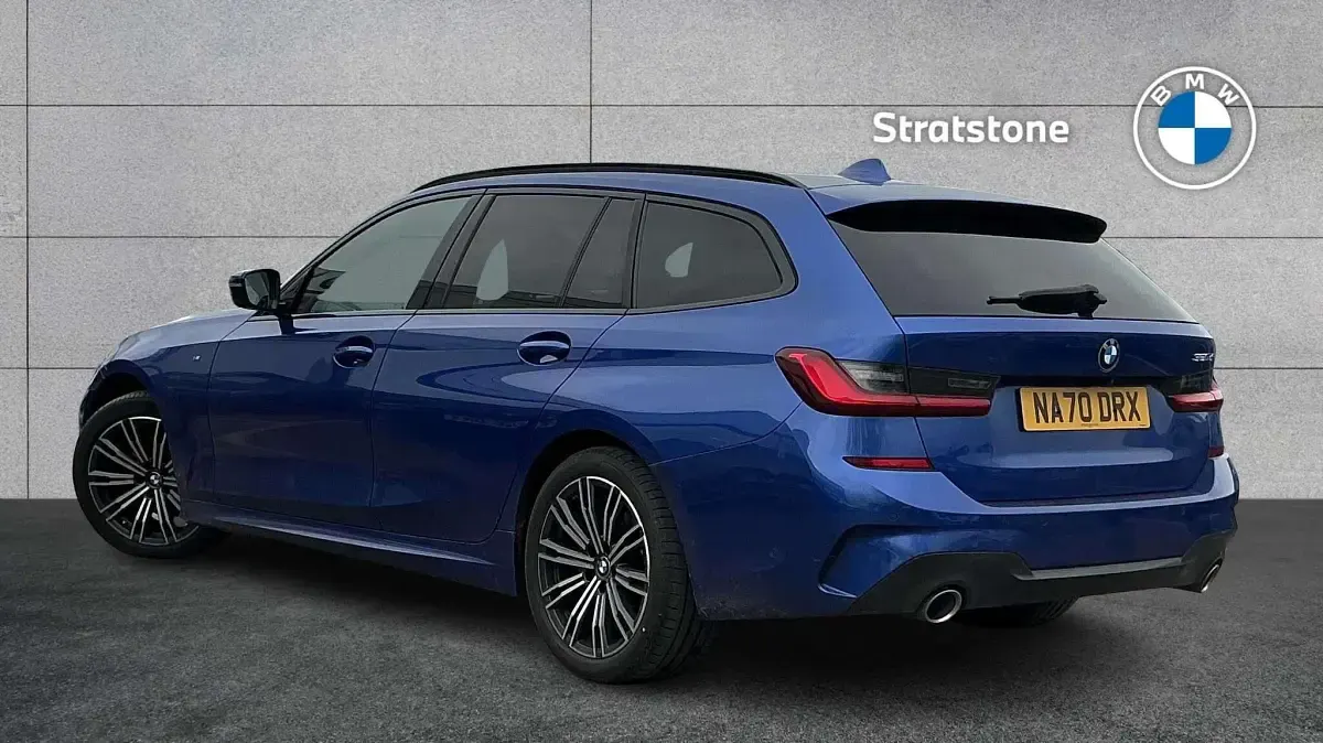Begagnad BMW 320 M Sport 187 HK (137 kW) 2020 Blå Kombi