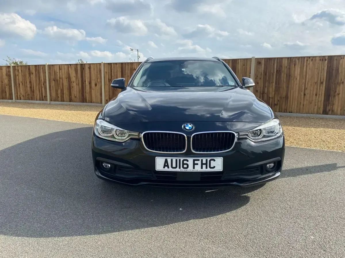 Used BMW 320 2016 Black Estate