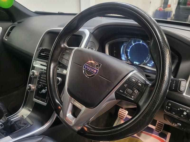 Used Volvo XC60 R-Design 2015 White SUV