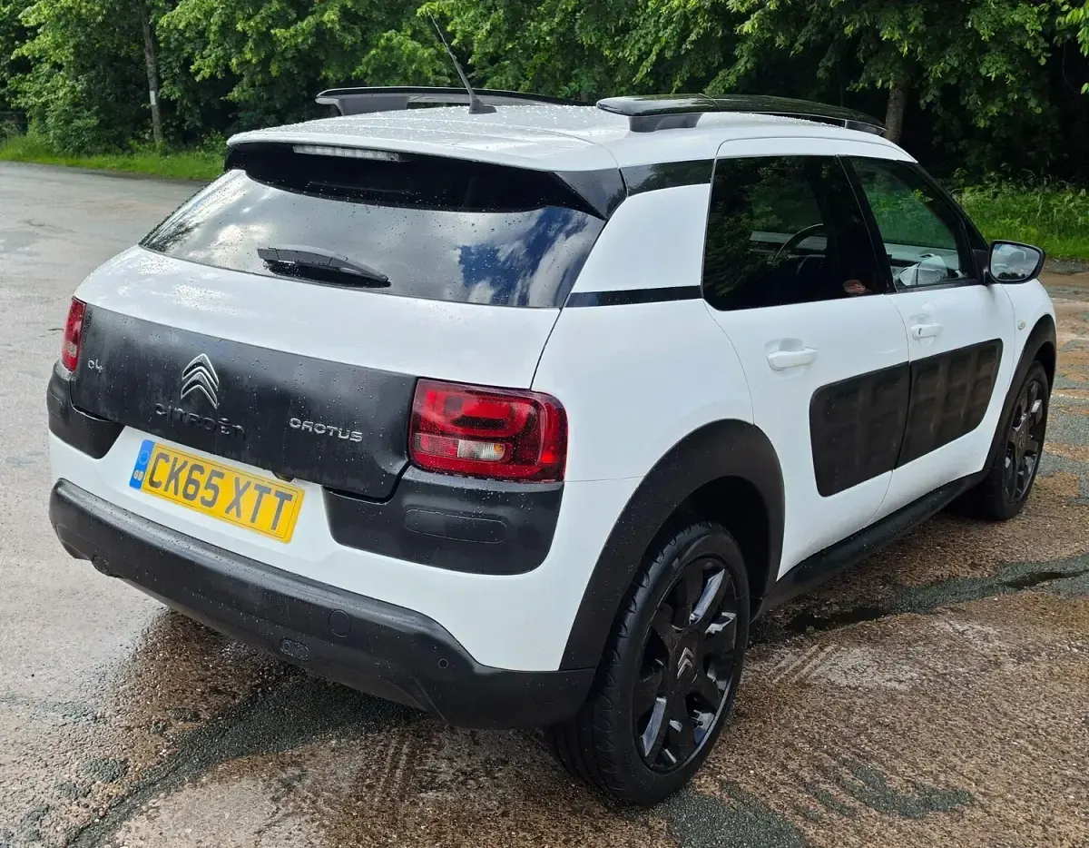Used Citroën C4 Cactus Flair 2015 White Hatchback