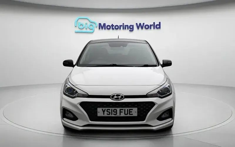 Used Hyundai i20 84 HP (61 kW) 2019 White Hatchback