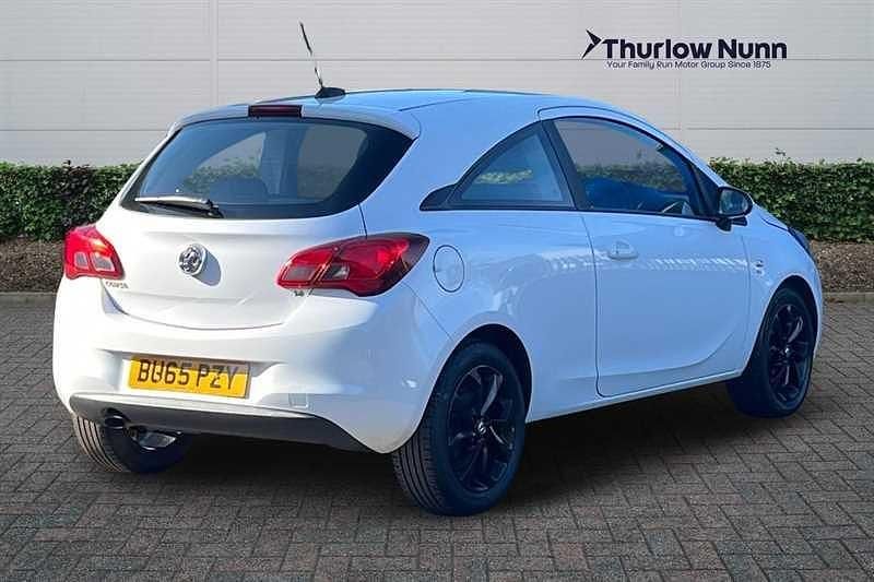 Used Vauxhall Corsa SRi 90 HP (66 kW) 2015 White Hatchback