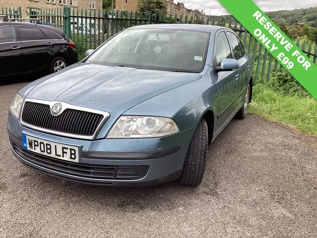 Usado Skoda Octavia Ambiente 115 CV (84 kW) 2008 Gris Utilitario