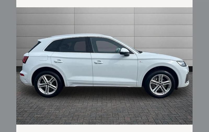 Used Audi Q5 S-Line 265 HP (194 kW) 2023 White SUV