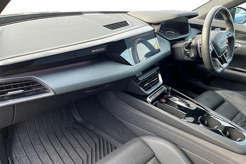 Used Audi e-tron GT quattro Design 475 kW (646 HP) 2022 Daytona grey Sedan