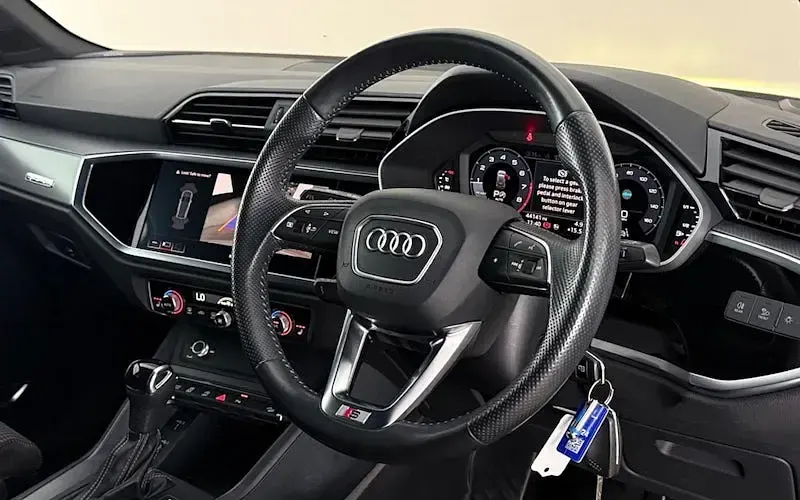 Used Audi Q3 S-Line 190 HP (139 kW) 2023 SUV