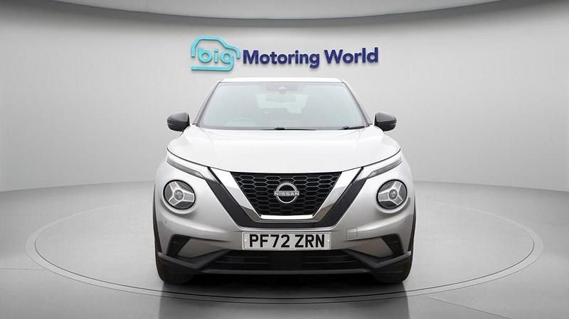 Used Nissan Juke N-Connecta 114 HP (83 kW) 2023 Silver SUV