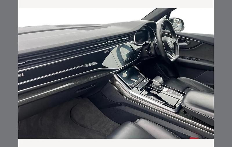 Used Audi Q7 Black Edition 231 HP (169 kW) 2020 Daytona grey SUV