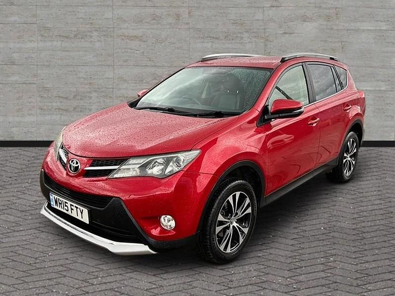Used Toyota RAV4 149 HP (109 kW) 2015 Red SUV