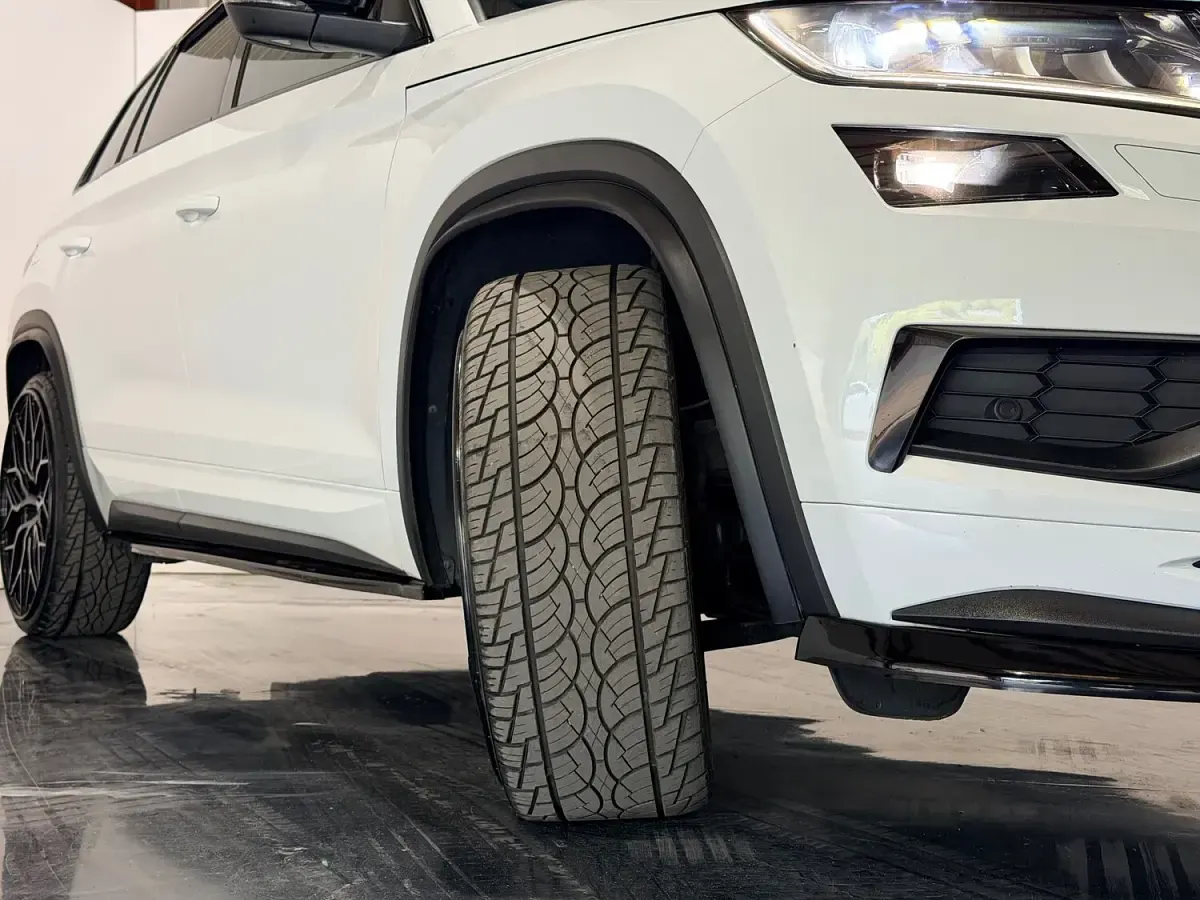 Used Skoda Kodiaq vRS 239 HP (175 kW) 2019 White SUV