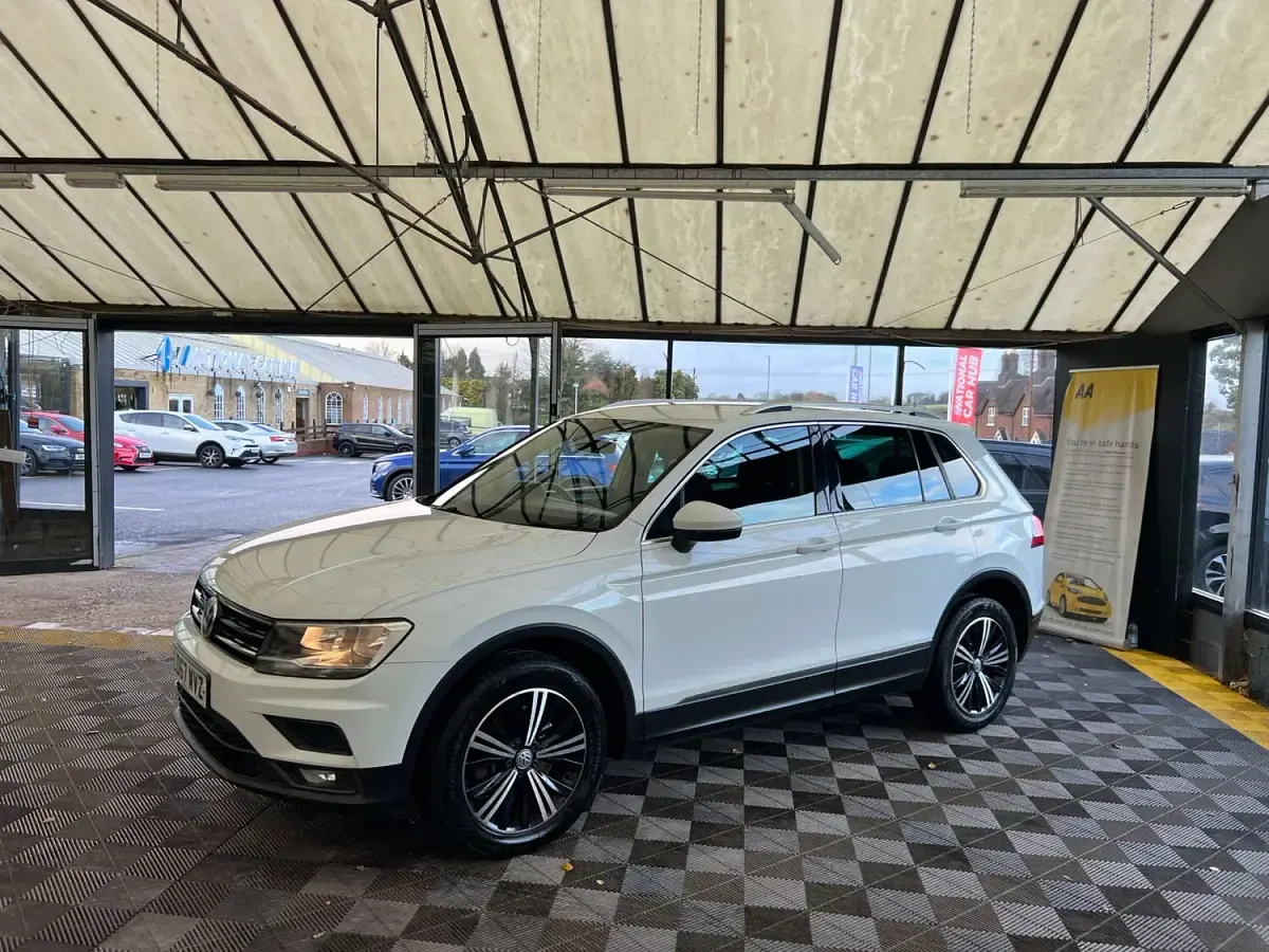 Used VW Tiguan SE 190 HP (139 kW) 2017 White SUV