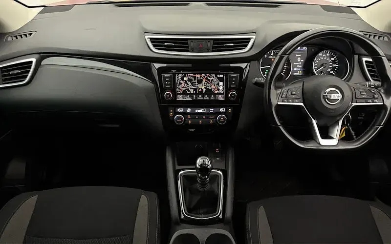 Used Nissan Qashqai Acenta Premium 140 HP (102 kW) 2020 Red SUV