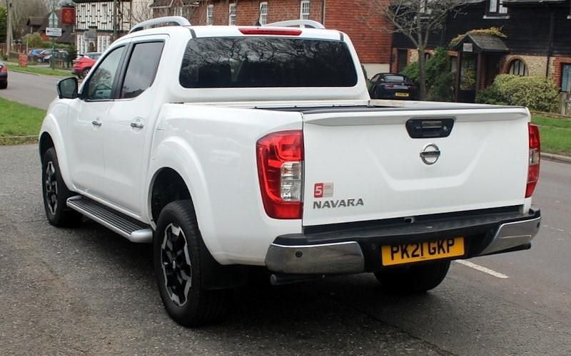 Used Nissan Navara Tekna 190 HP (139 kW) 2021 White Pickup
