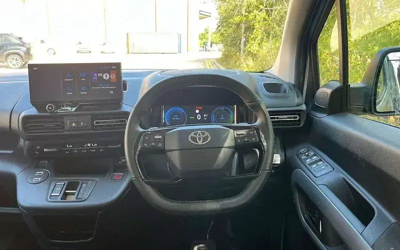 Used Toyota Proace Verso City 100 kW (136 HP) 2025 Grey Estate