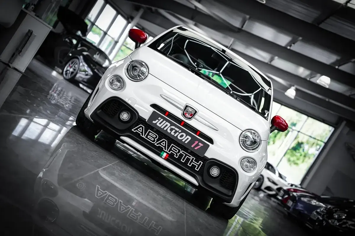Used Abarth 595 70th Anniversary 165 HP (121 kW) 2018 White Hatchback