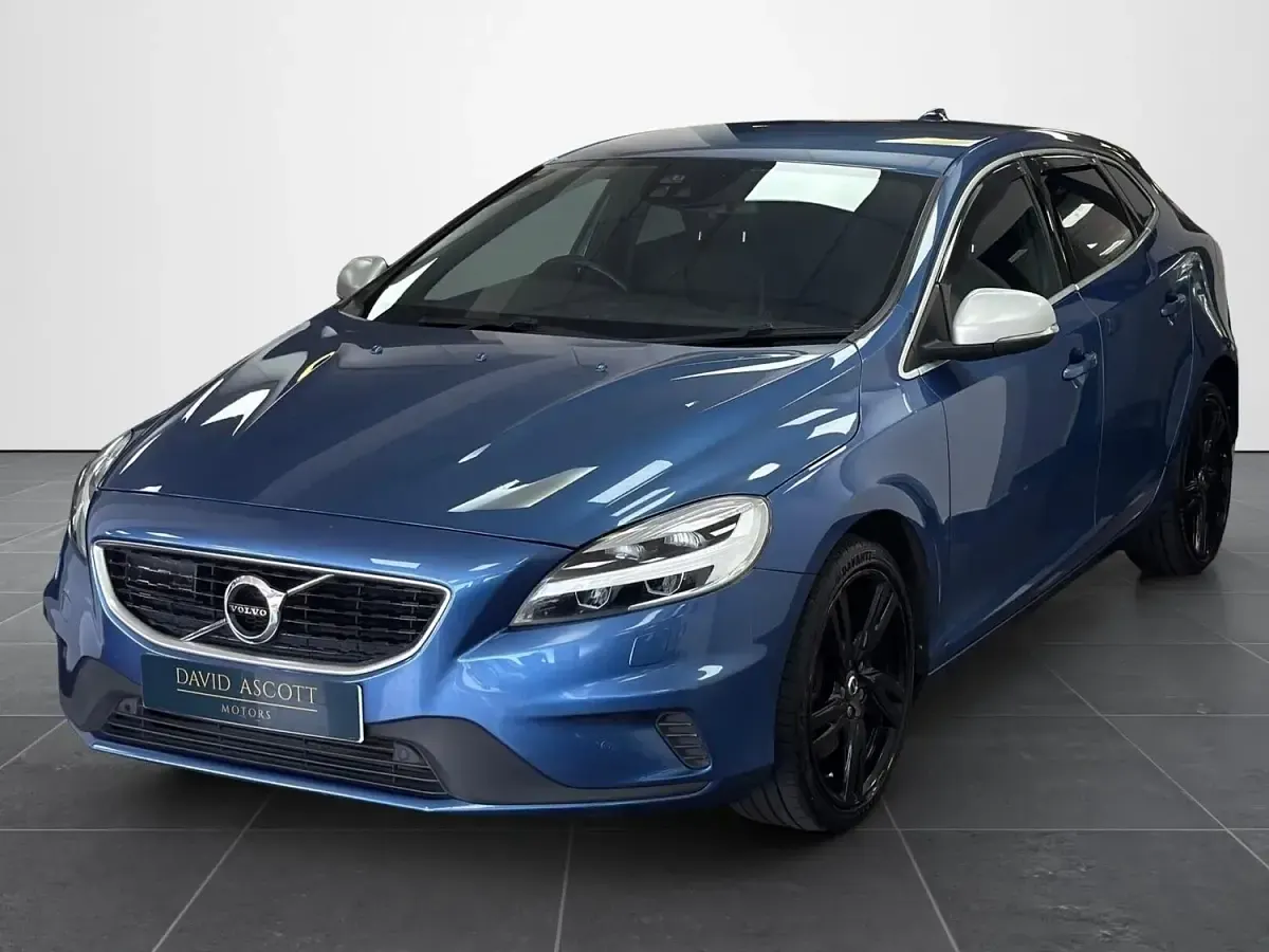 Used Volvo V40 R-Design Pro 2017 Blue Hatchback