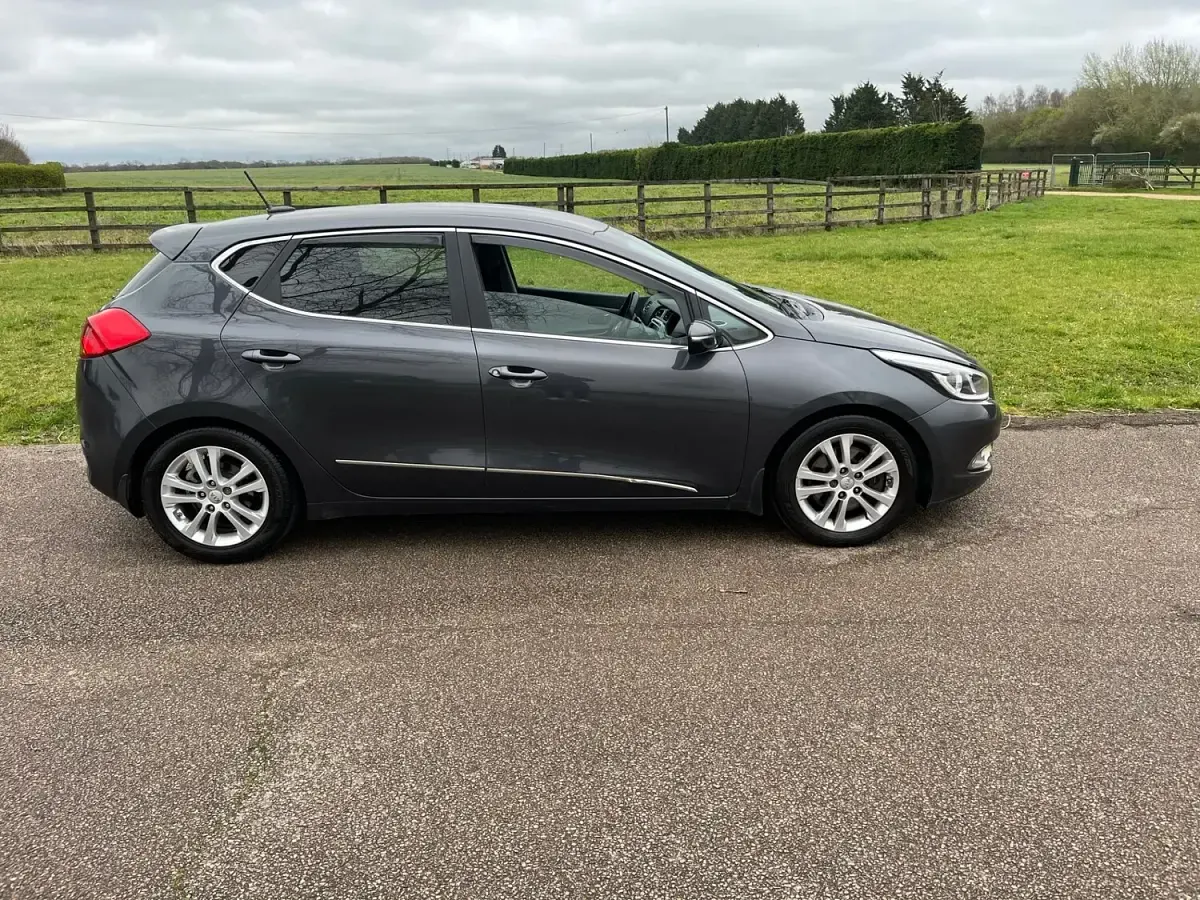 Used Kia Ceed 128 HP (94 kW) 2014 Silver Hatchback