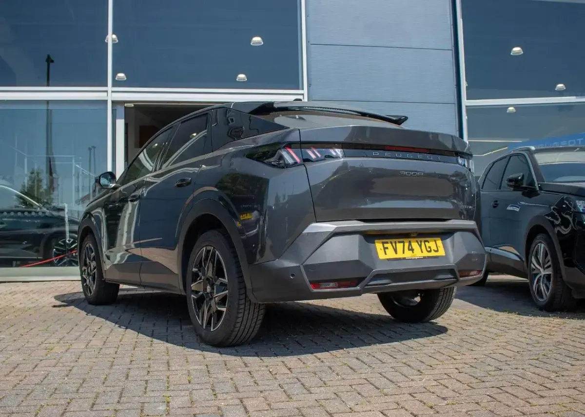 Used Peugeot 3008 Allure 134 HP (98 kW) 2024 Grey SUV