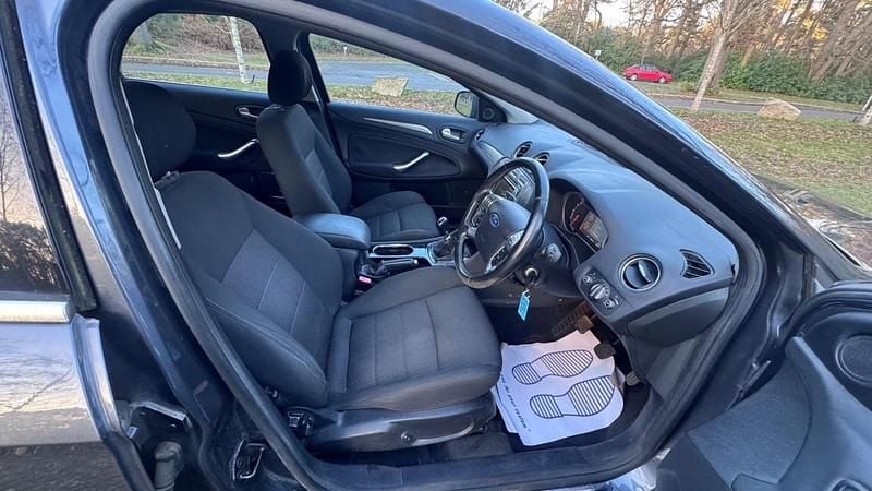 Used Ford Mondeo Titanium 163 HP (119 kW) 2010 Grey Hatchback