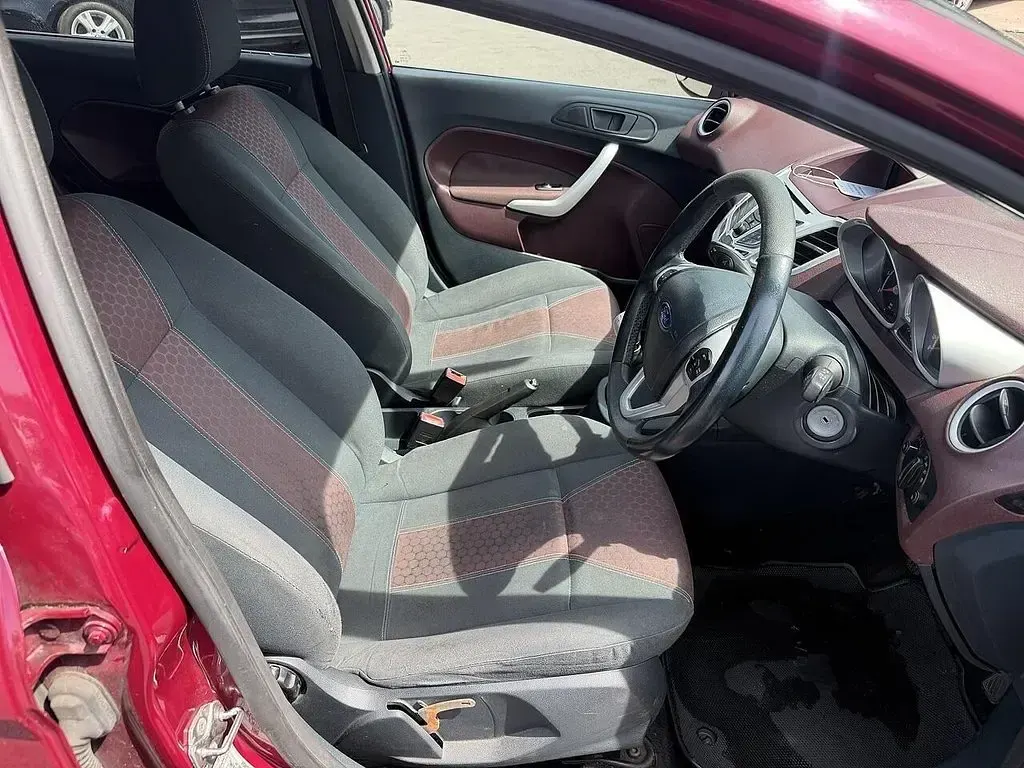 Used Ford Fiesta Titanium 94 HP (69 kW) 2008 Red Hatchback