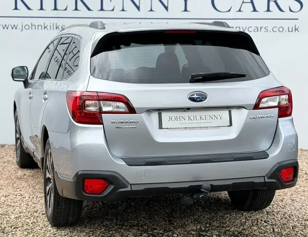 Used Subaru Outback Premium 175 HP (128 kW) 2015 Silver Estate
