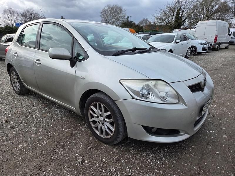Used Toyota Auris T3 124 HP (91 kW) 2008 Silver Hatchback
