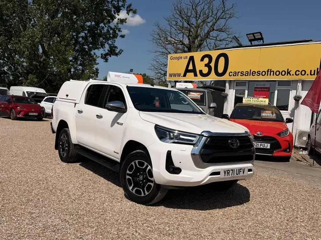 Second-hand Toyota HiLux 201 CP (147 kW) 2021 Alb Pickup