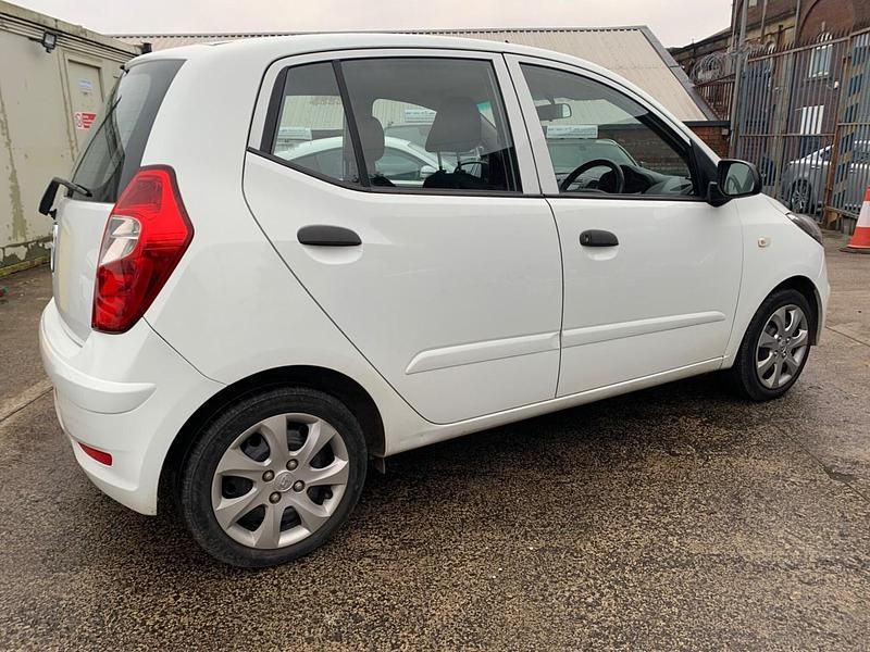 Used Hyundai i10 Classic 2013 White Hatchback