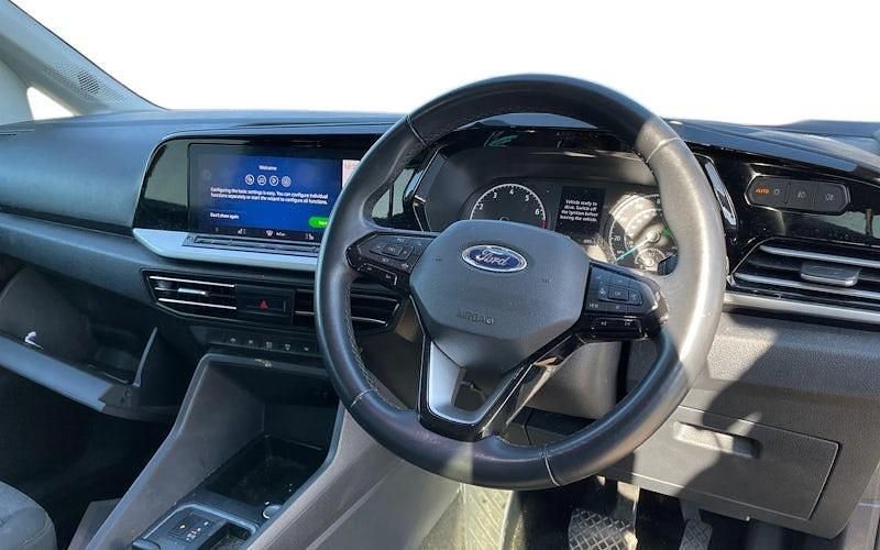 Usado Ford Tourneo Titanium 114 HP (83 kW) 2024 Carrinha