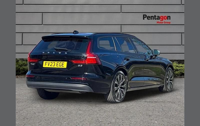 Used Volvo V60 Core 161 HP (118 kW) 2023 Black Estate