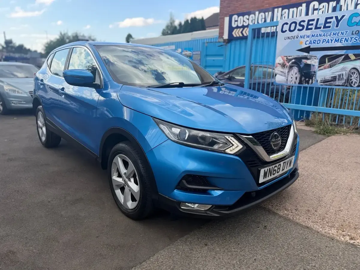 Used Nissan Qashqai Acenta Premium 2018 Blue SUV
