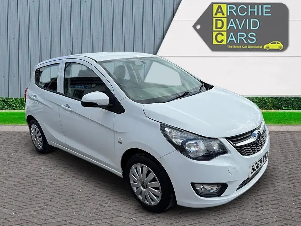 Used Vauxhall Viva 75 HP (55 kW) 2018 White Hatchback