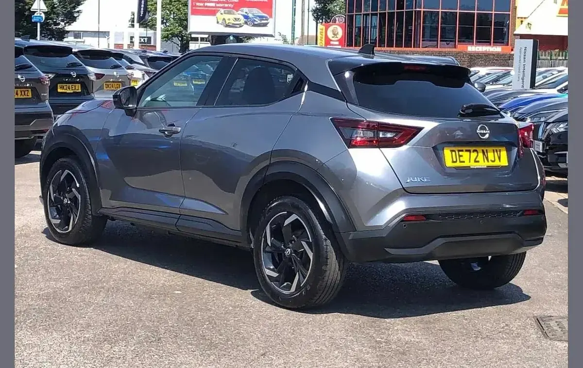 Used Nissan Juke N-Connecta 112 HP (82 kW) 2022 Grey SUV