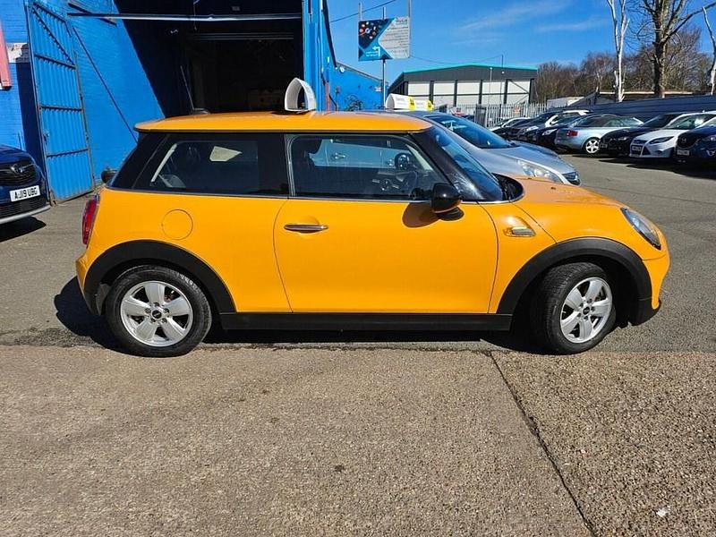 Used Mini One D Hatch 95 HP (69 kW) 2014 Orange Hatchback