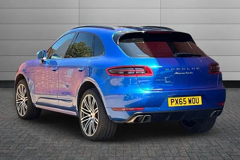 Used Porsche Macan Turbo 394 HP (289 kW) 2015 Sapphire blue SUV