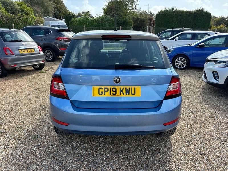 Used Skoda Fabia Colour Edition 95 HP (69 kW) 2019 Blue Hatchback